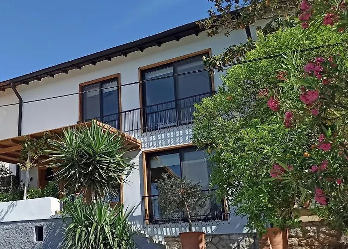 Yacht La Maison Villa